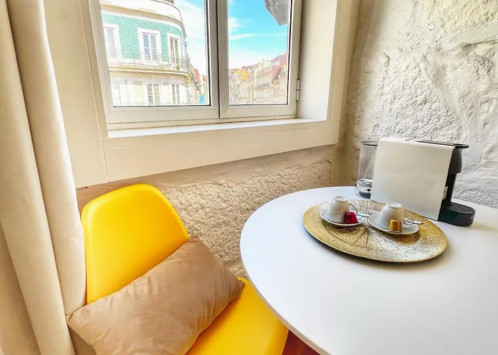 Largo Das Flores Suites By Double Ninety Stays *