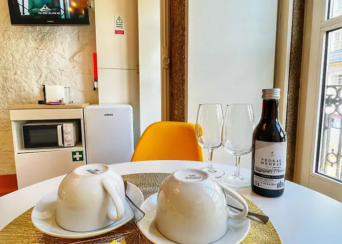 Largo Das Flores Suites By Double Ninety Stays *